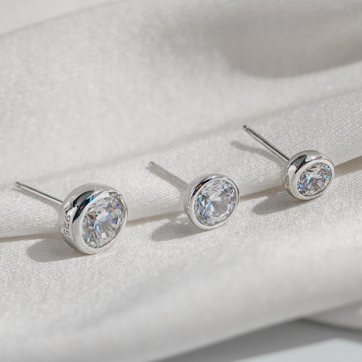 Bezel Stud Earrings JEE03587