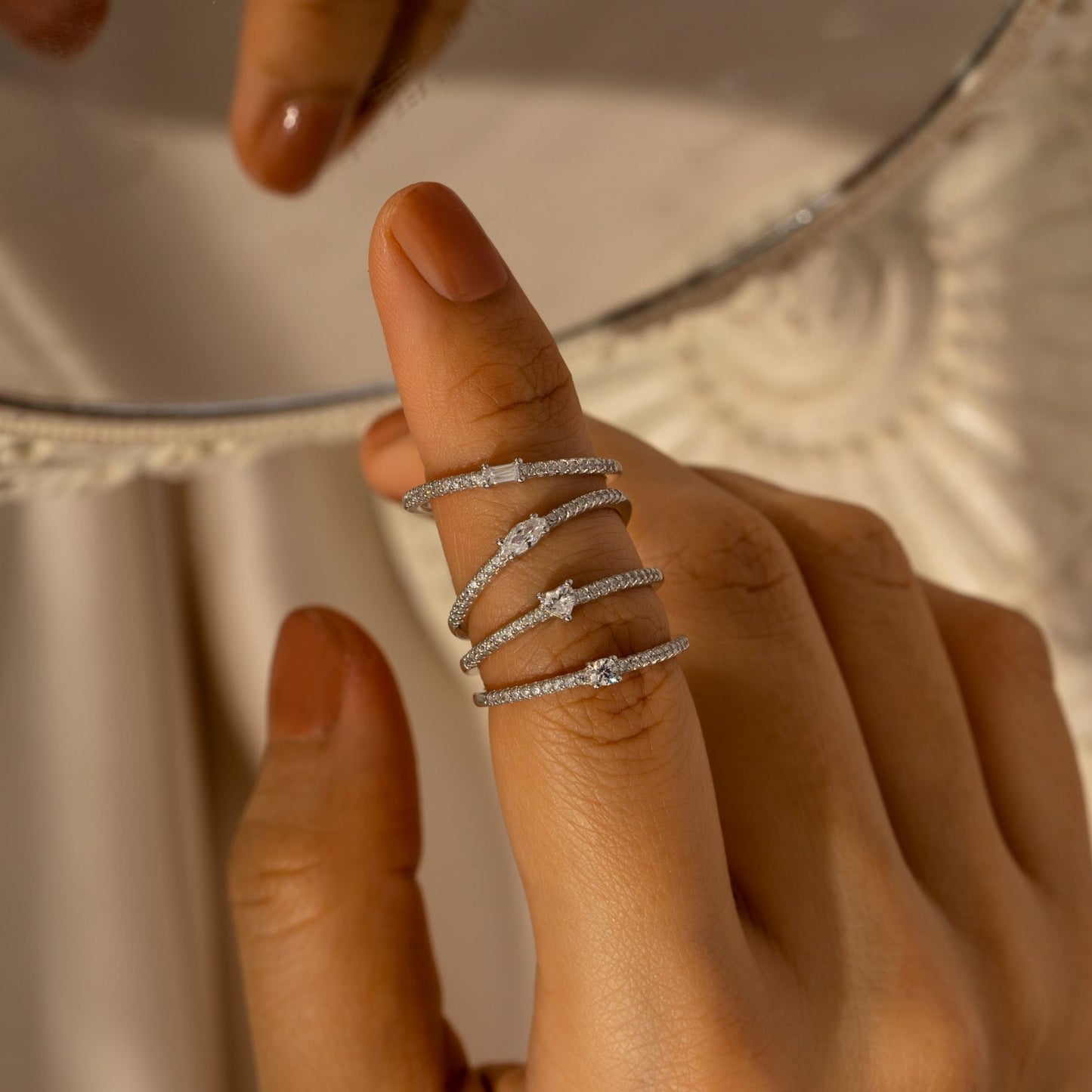 La Petite Solitaire Ring - Baguette