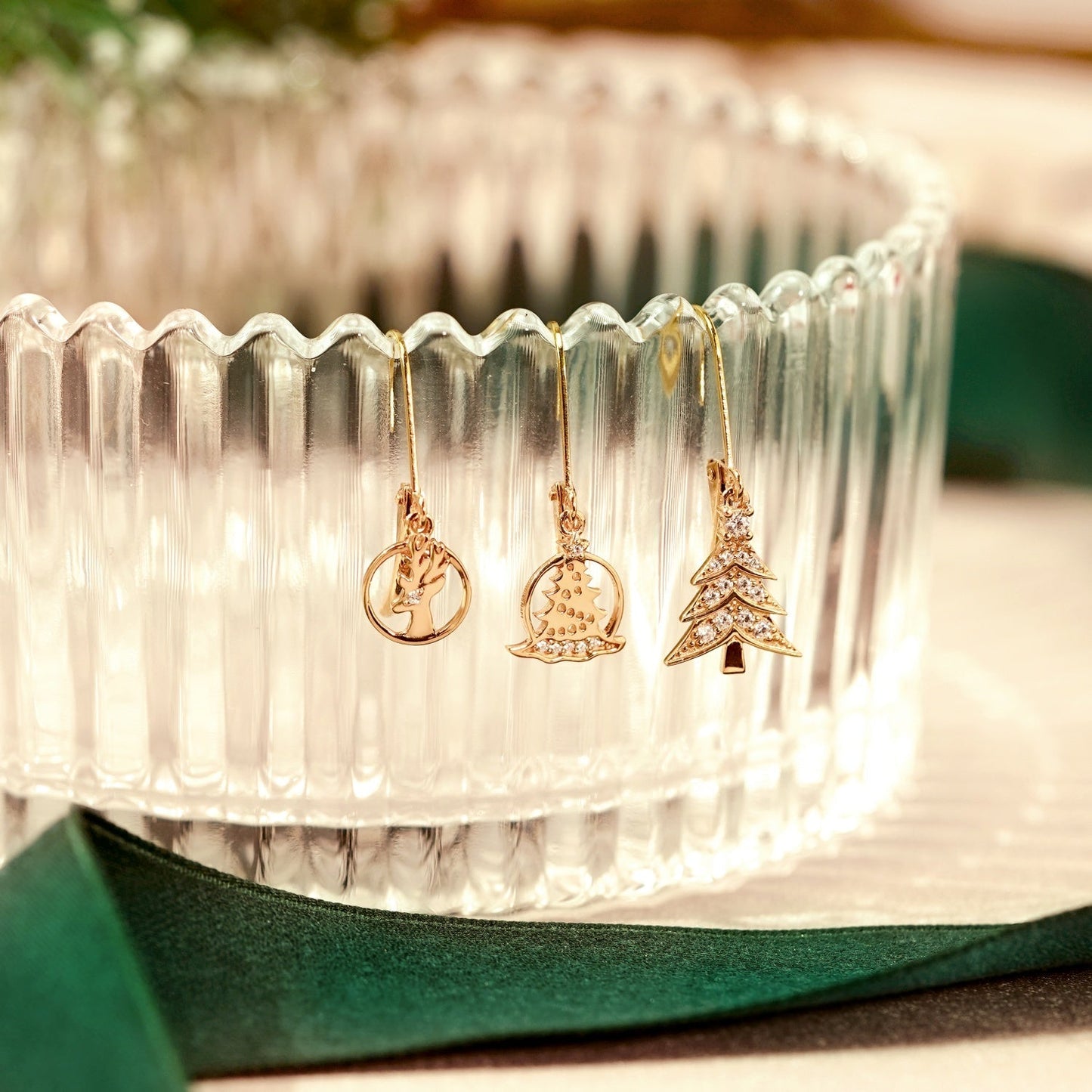 Blink Drop Christmas Tree Leverback Earrings JEE24651