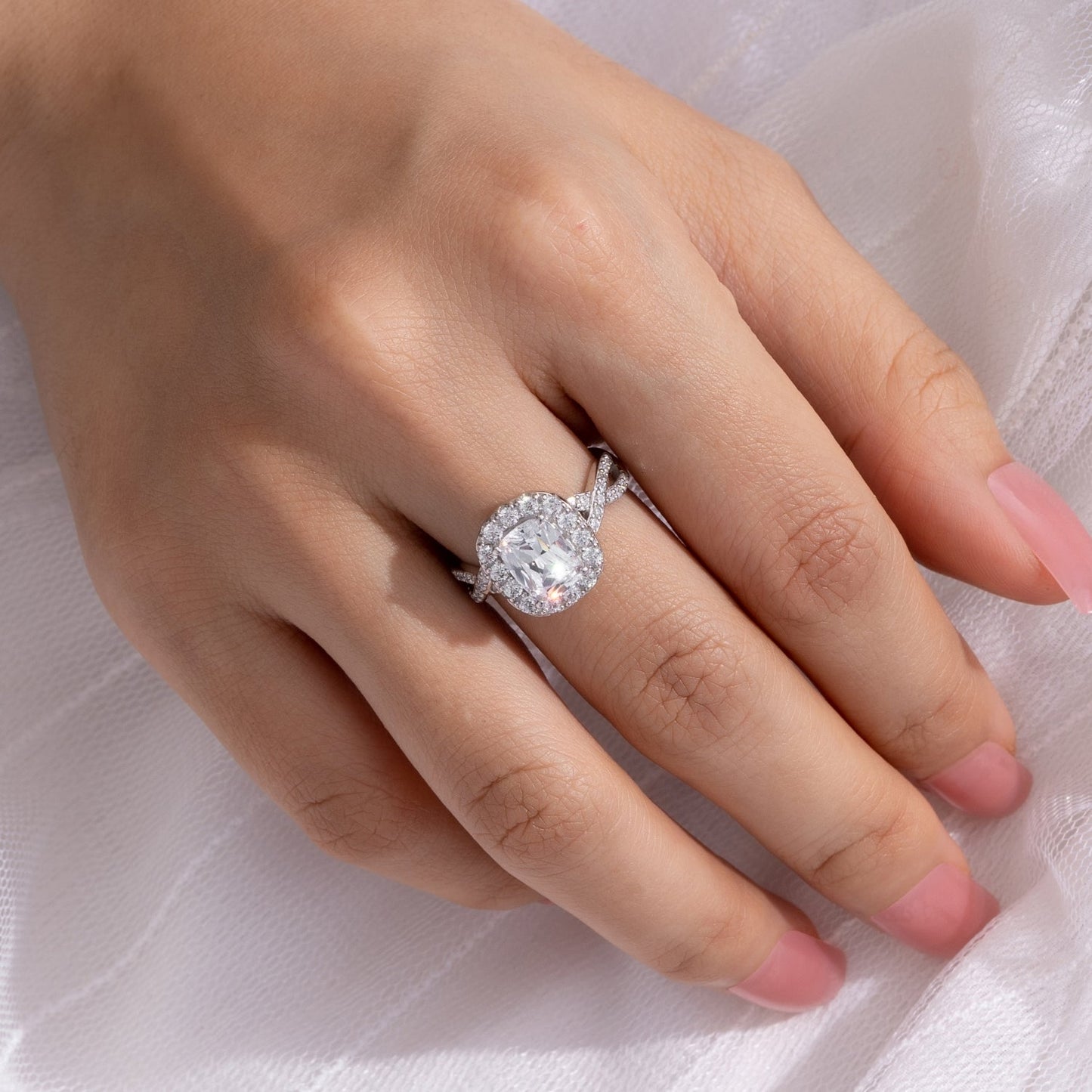 Emerald Crossover Shank Halo Ring JER25936