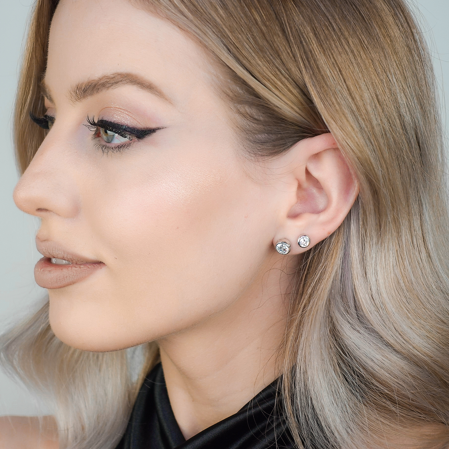 Bezel Stud Earrings JEE03587